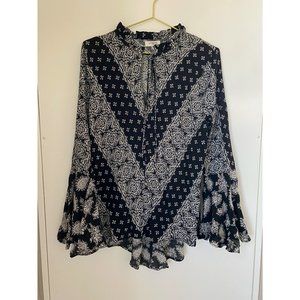 Umgee Bell Sleeve Printed Blouse Black